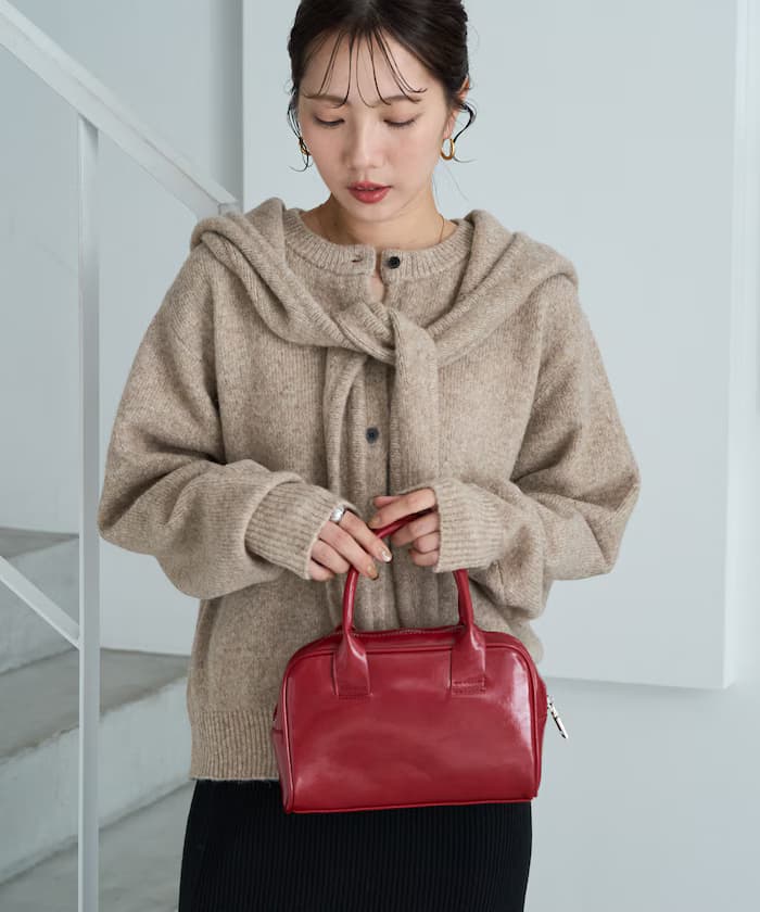 ベージュ