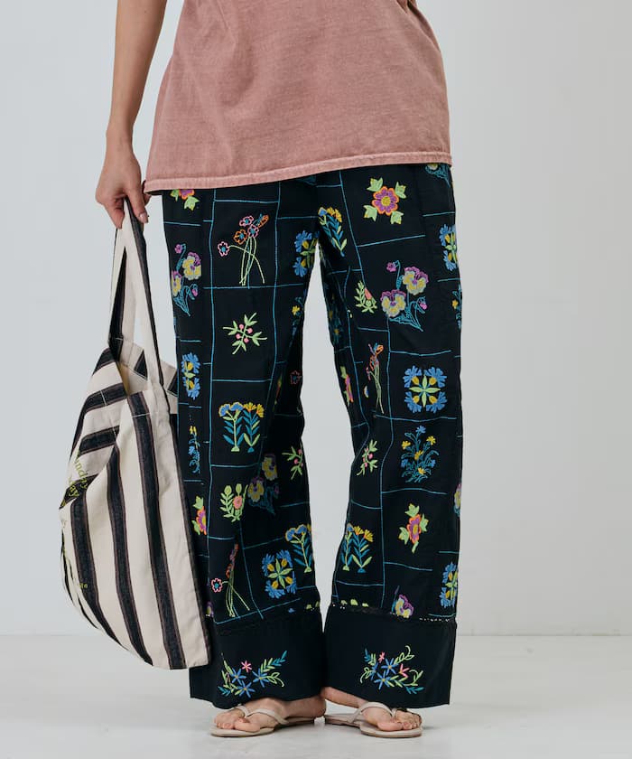 拼布花刺繍寬版鬆緊褲子