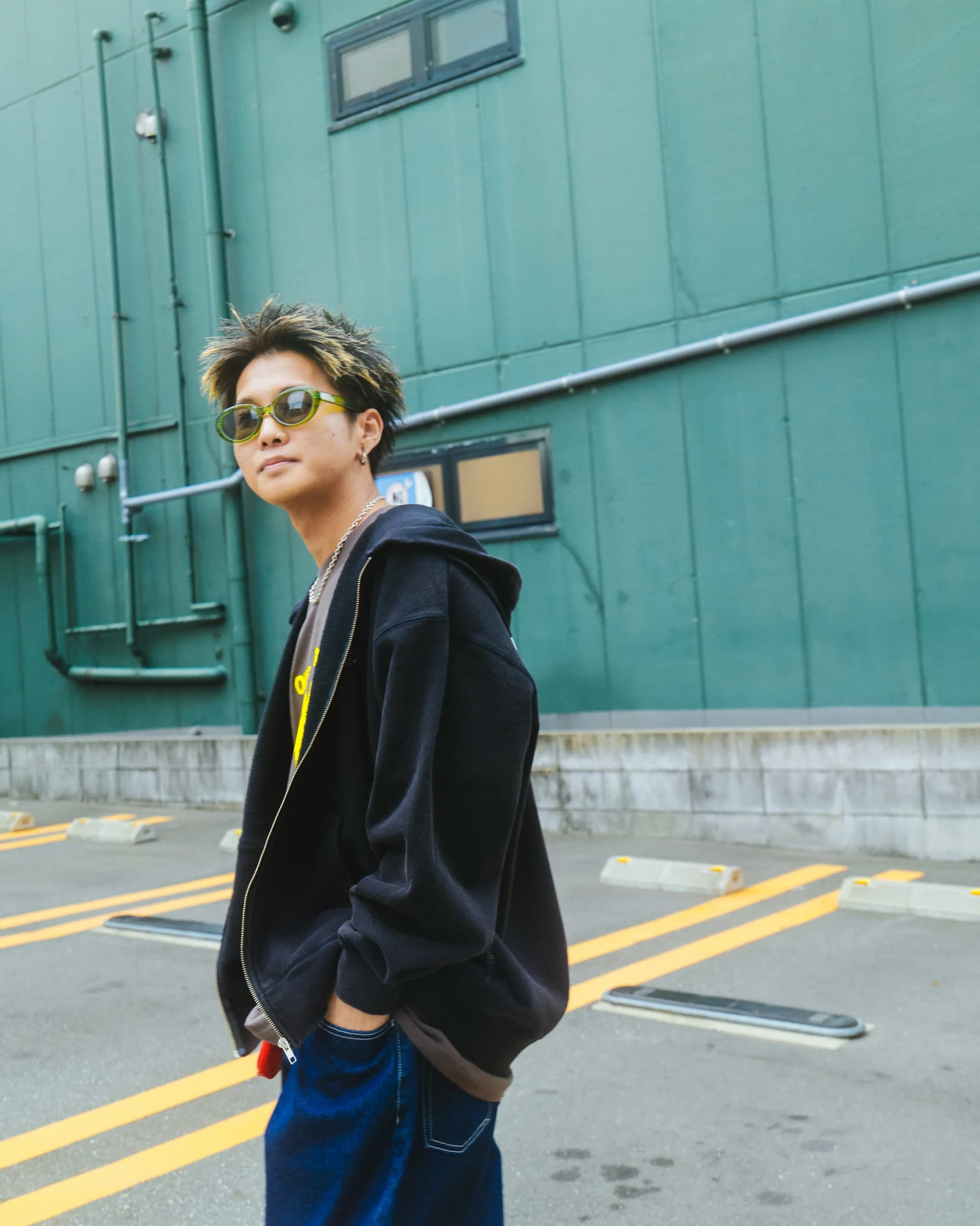 ICONIC Zip Hoodie - 250912_OP_01907.jpg