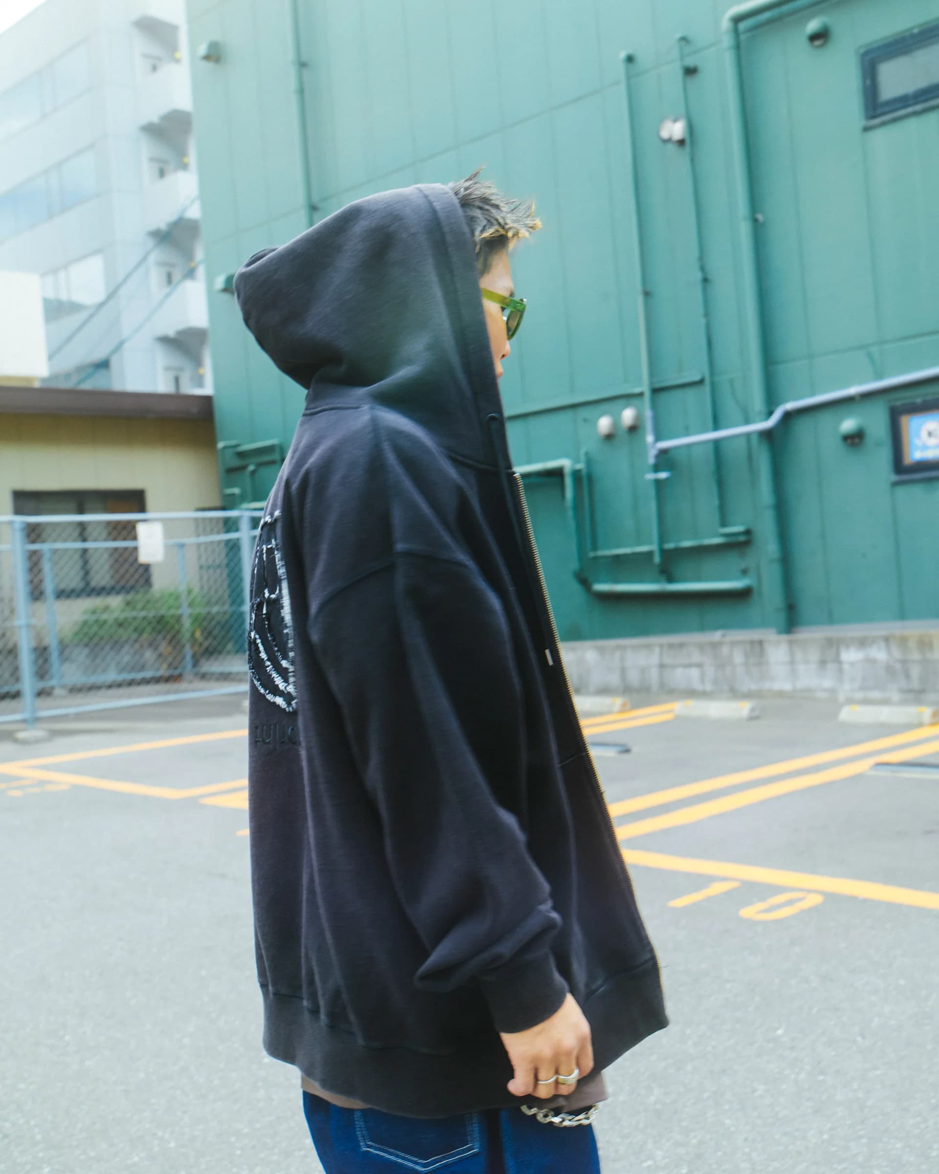 ICONIC Zip Hoodie - 250912_OP_02001.jpg