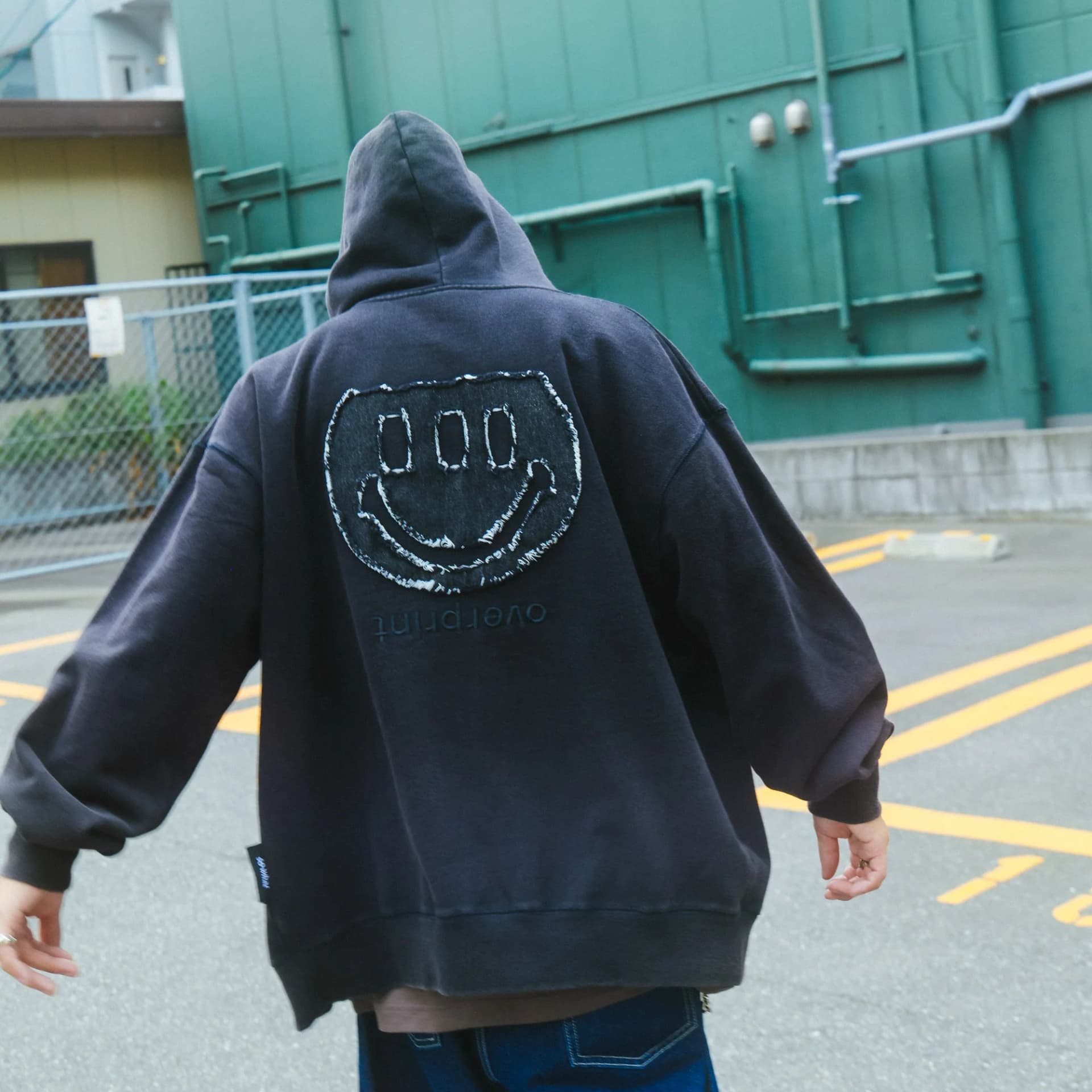 ICONIC Zip Hoodie - 250912_OP_02010.jpg