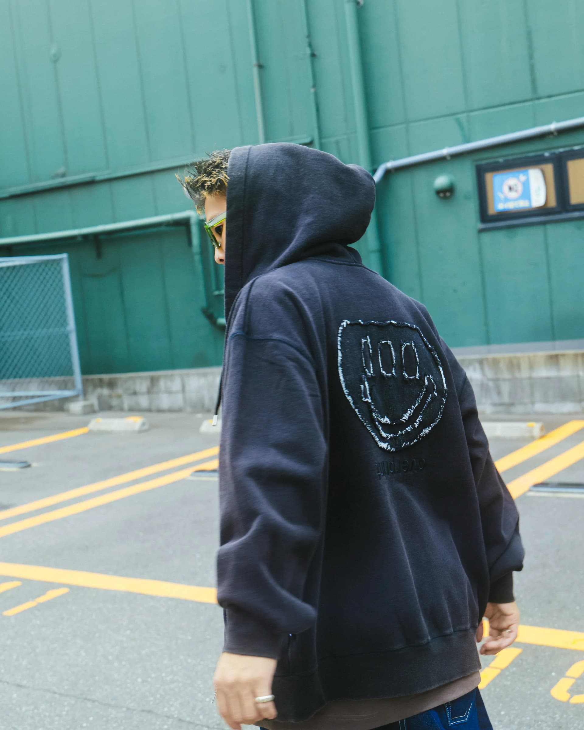 ICONIC Zip Hoodie - 250912_OP_02014.jpg