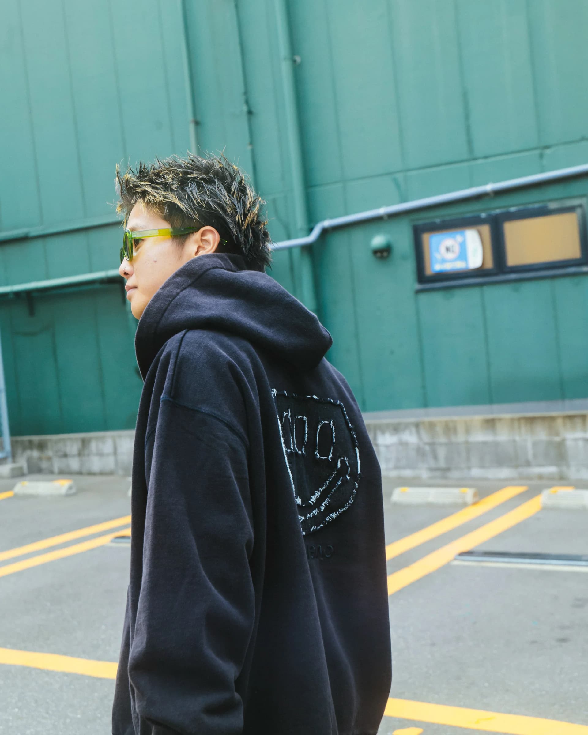 ICONIC Zip Hoodie - 250912_OP_02017.jpg