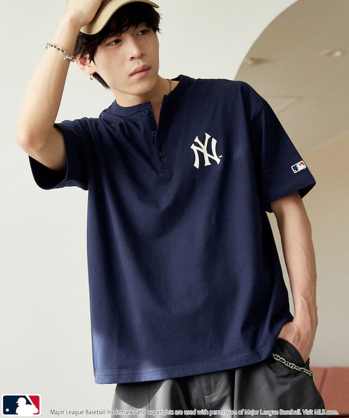 【機能素材】MLB 聯名限定 Logo 印花 亨利領 寬鬆版型 T恤【限定款】