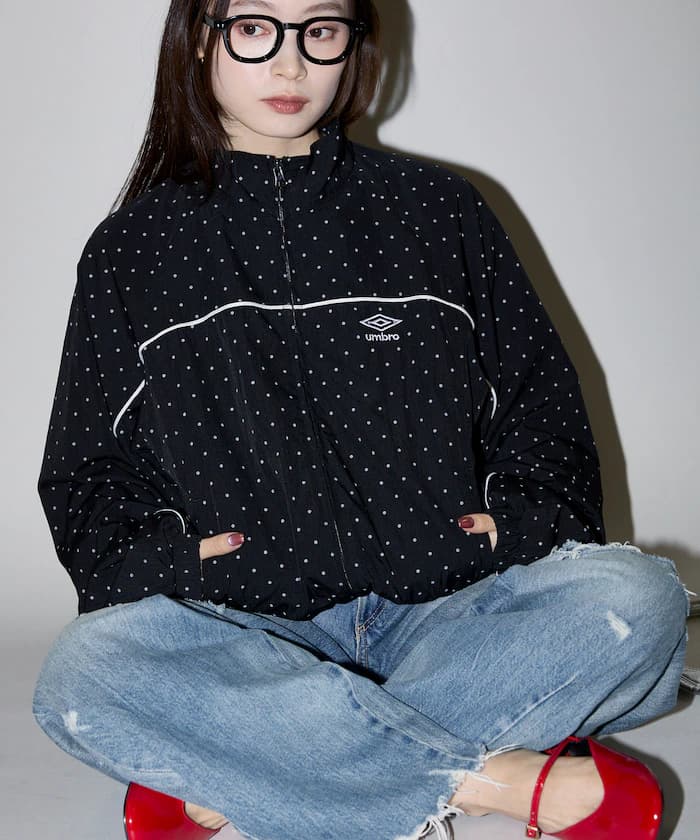 ブラック