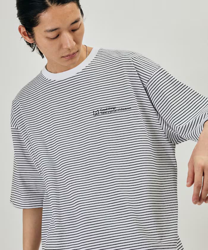 MA 基本款 LOGO 刺繡 短袖T恤 細條紋款