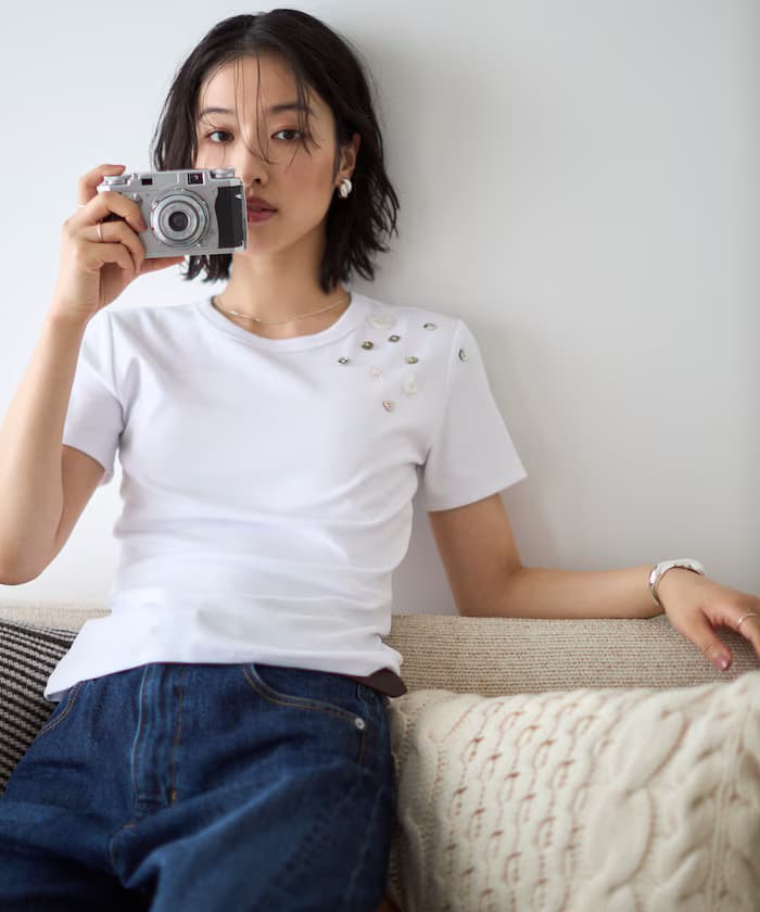 オフホワイト