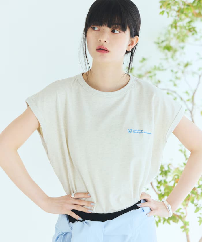 オフホワイト
