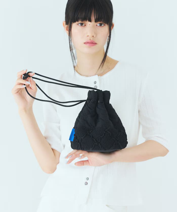花卉菱格拼布束口包