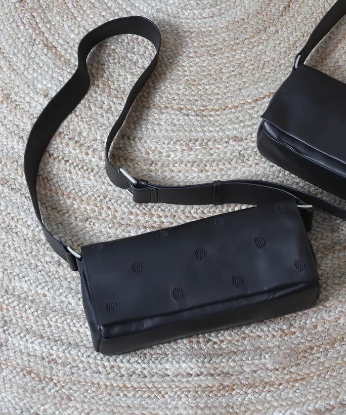 COW LEATHER FLAP SOULDER BAG【限定展開】