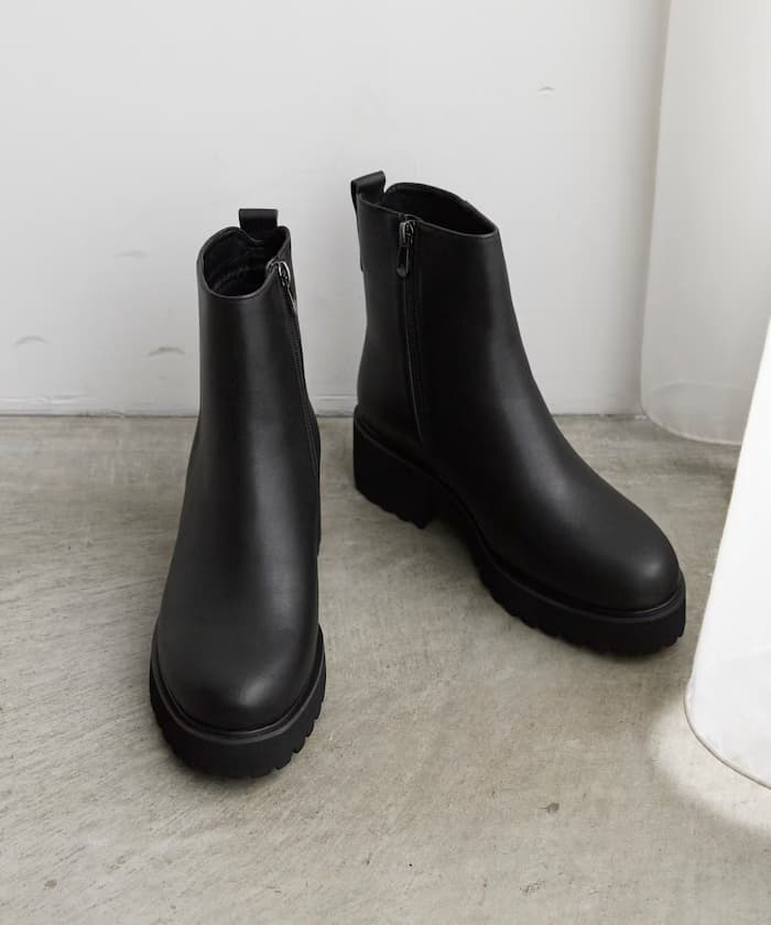 ブラック