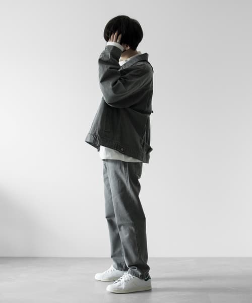 76277939b_b_89_500.jpg