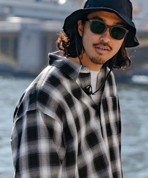80908608b_b_23_500.jpg