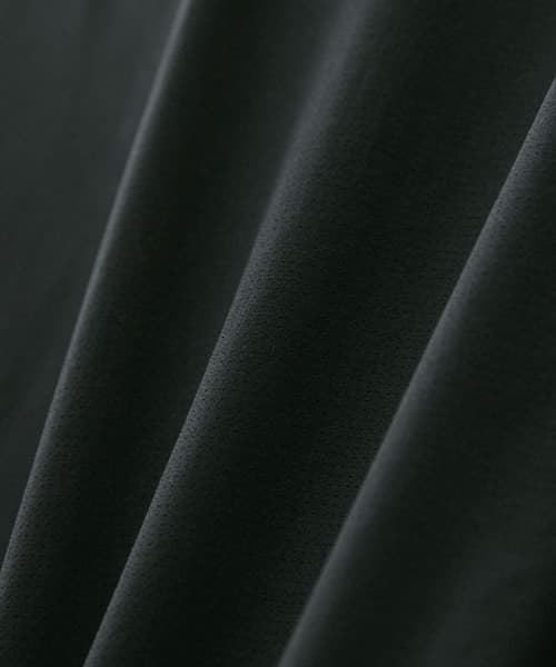 84076423b_b_199_500.jpg