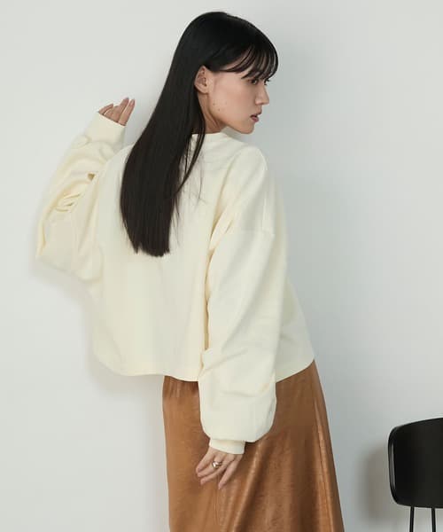 アイボリー