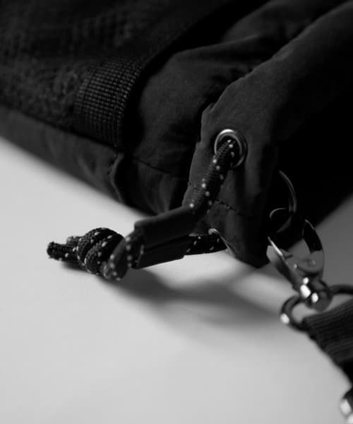 92422695b_b_22_500.jpg