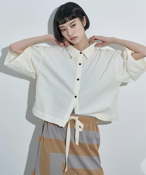 打褶五分袖格紋短版襯衫
