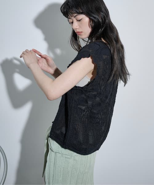 92771574b_b_59_500.jpg