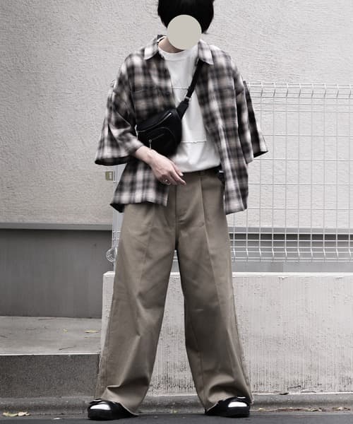 93488972b_b_71_500.jpg