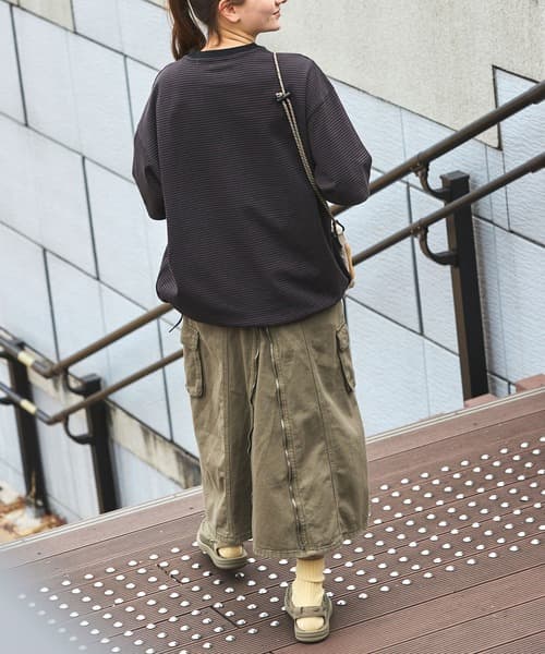 ダークオリーブ