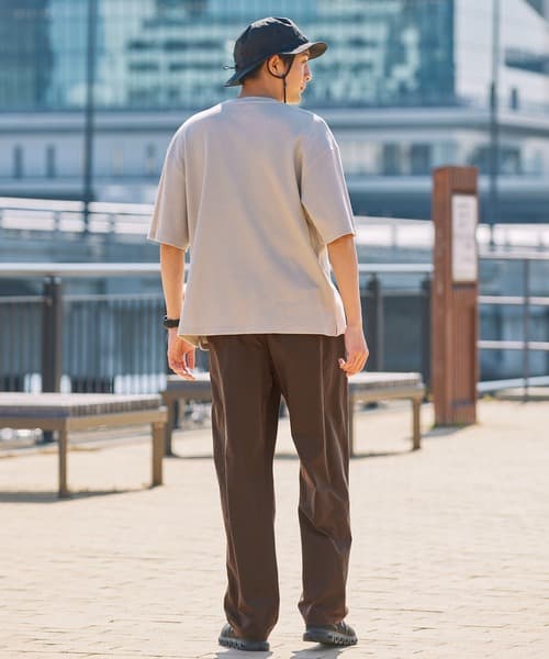94956531b_b_145_500.jpg