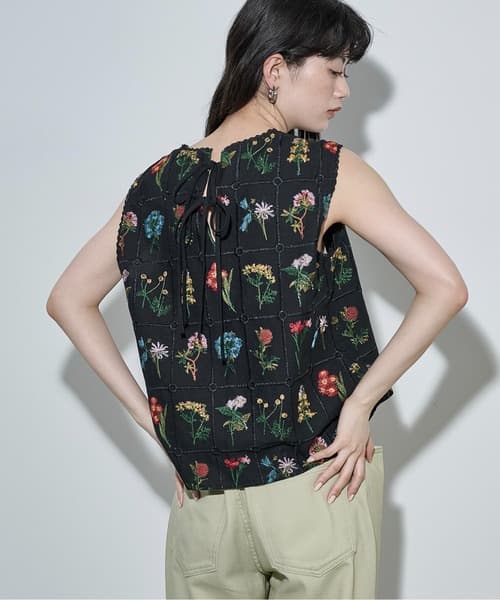 繽紛花卉刺繡無袖罩衫