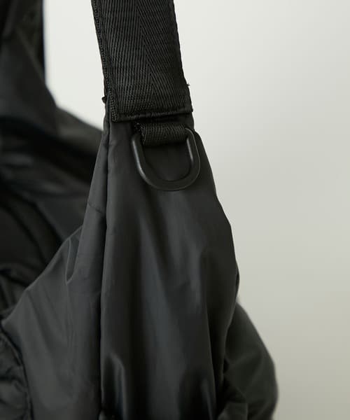 99214864b_b_37_500.jpg
