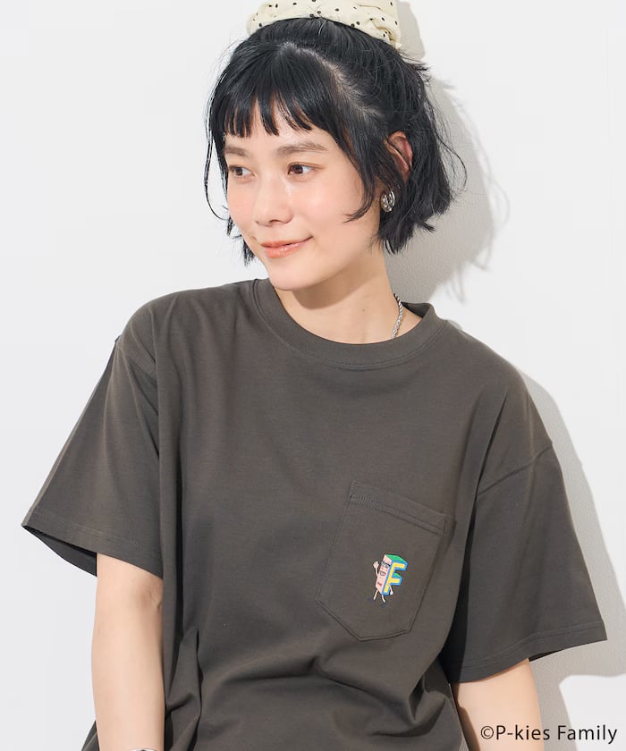 チャコールグレー