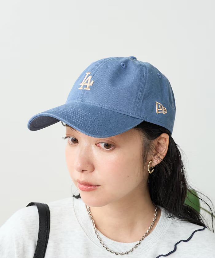 ブルー