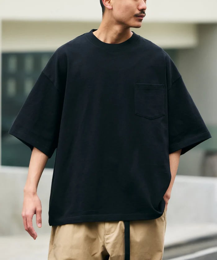 ブラック