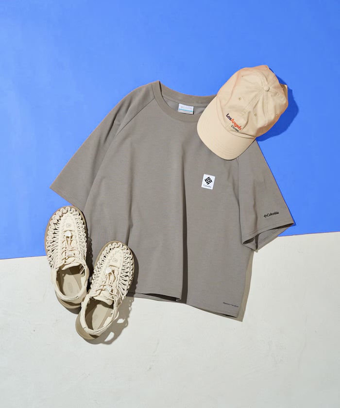 ベージュ