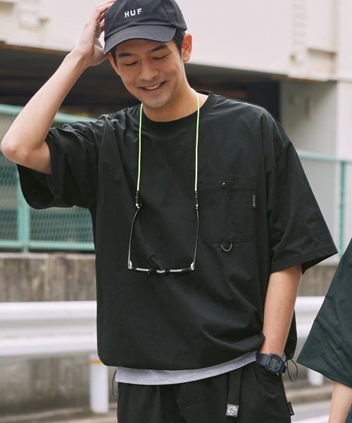 ブラック