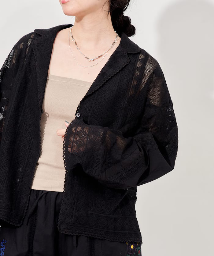 ブラック