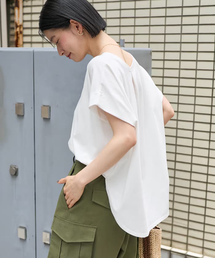 オフホワイト