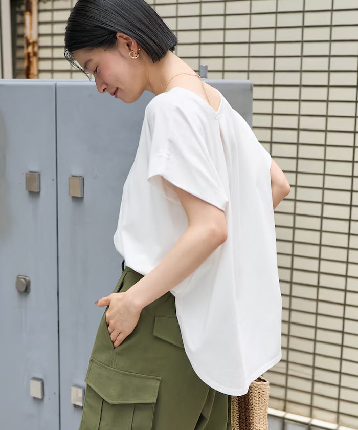 オフホワイト