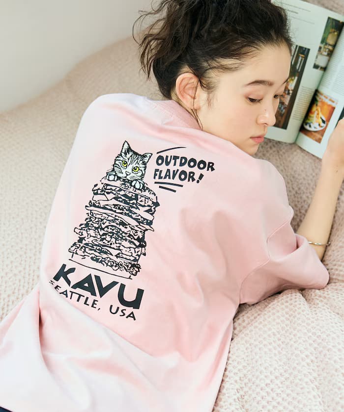 KAVU×FREAK'S STORE 聯名限定 寬版 背面漢堡貓咪刺繡 圓領T恤【限定款】