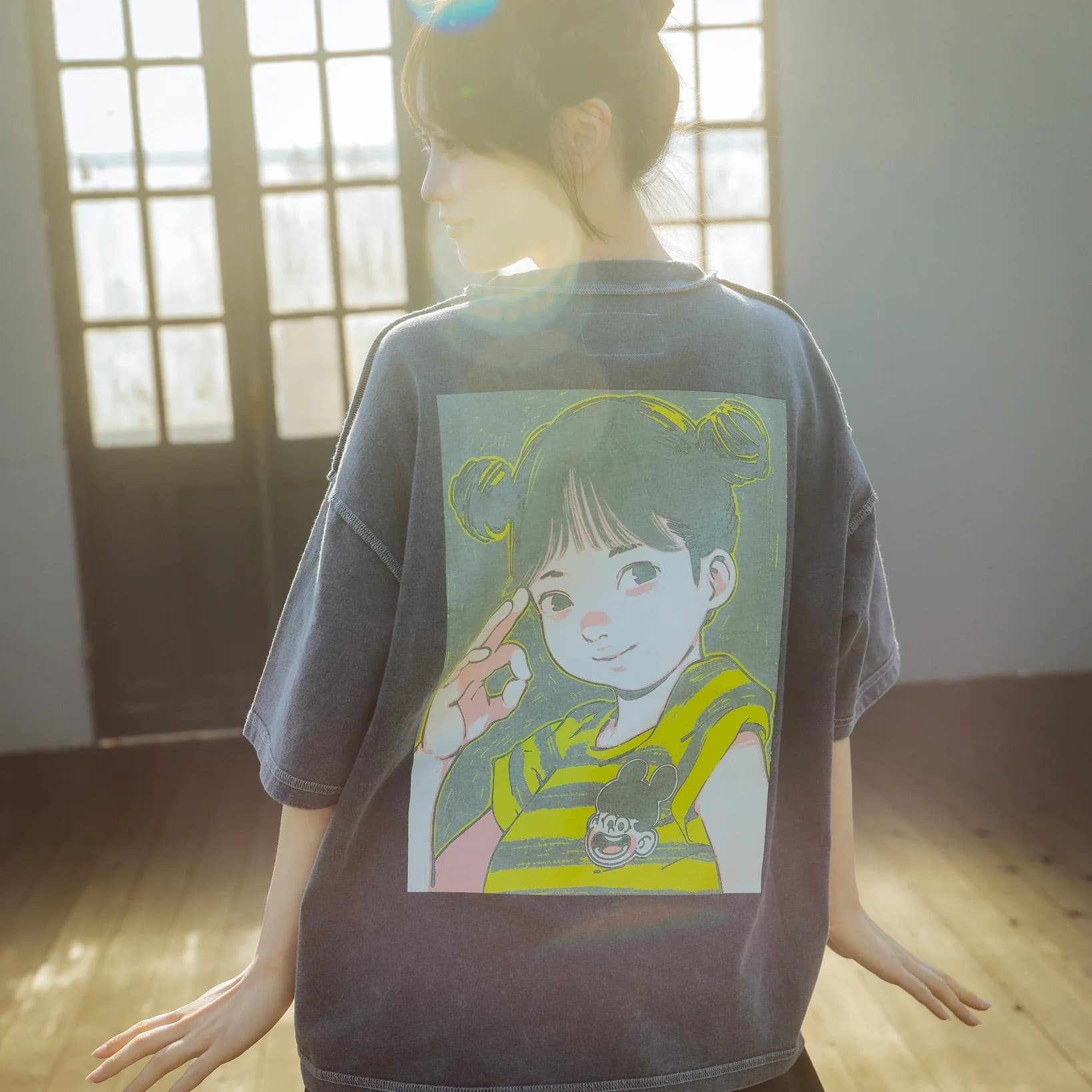POP ART pigment Tee Ver:23 GLOW IN THE DARK - 260317_OP_02486_A_61e8e84c-f179-43db-9517-f989fb6bc285.jpg