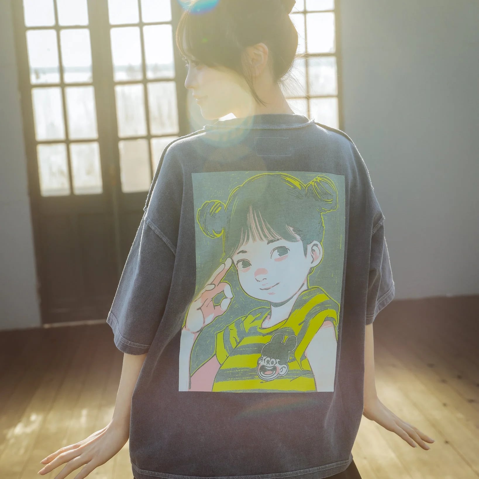 POP ART pigment Tee Ver:23 GLOW IN THE DARK - 260317_OP_02486_A_61e8e84c-f179-43db-9517-f989fb6bc285.jpg