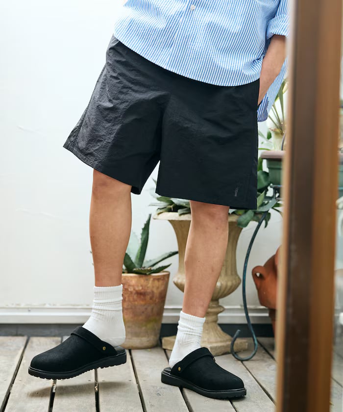 ブラック